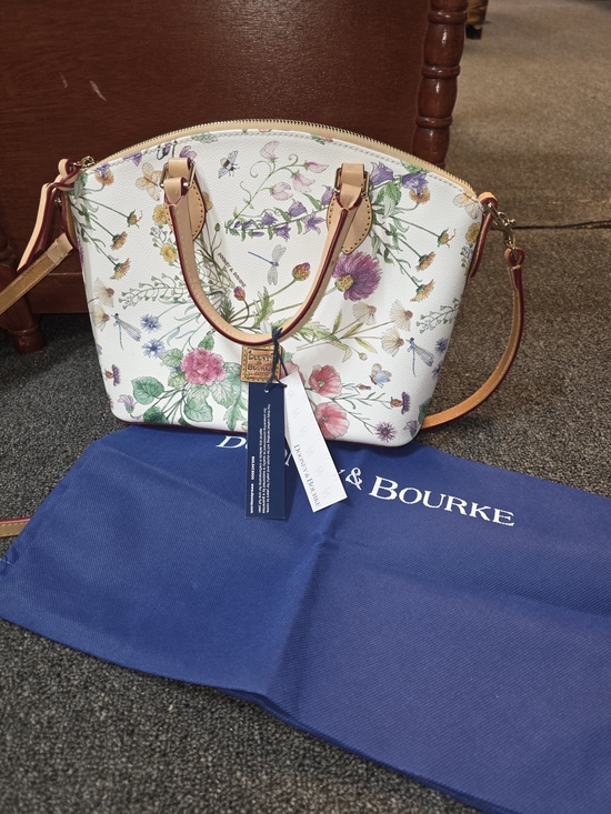 Dooney & Bourke Handbags - NWT Dooney & Bourke Geena Botanical Collection Satchel